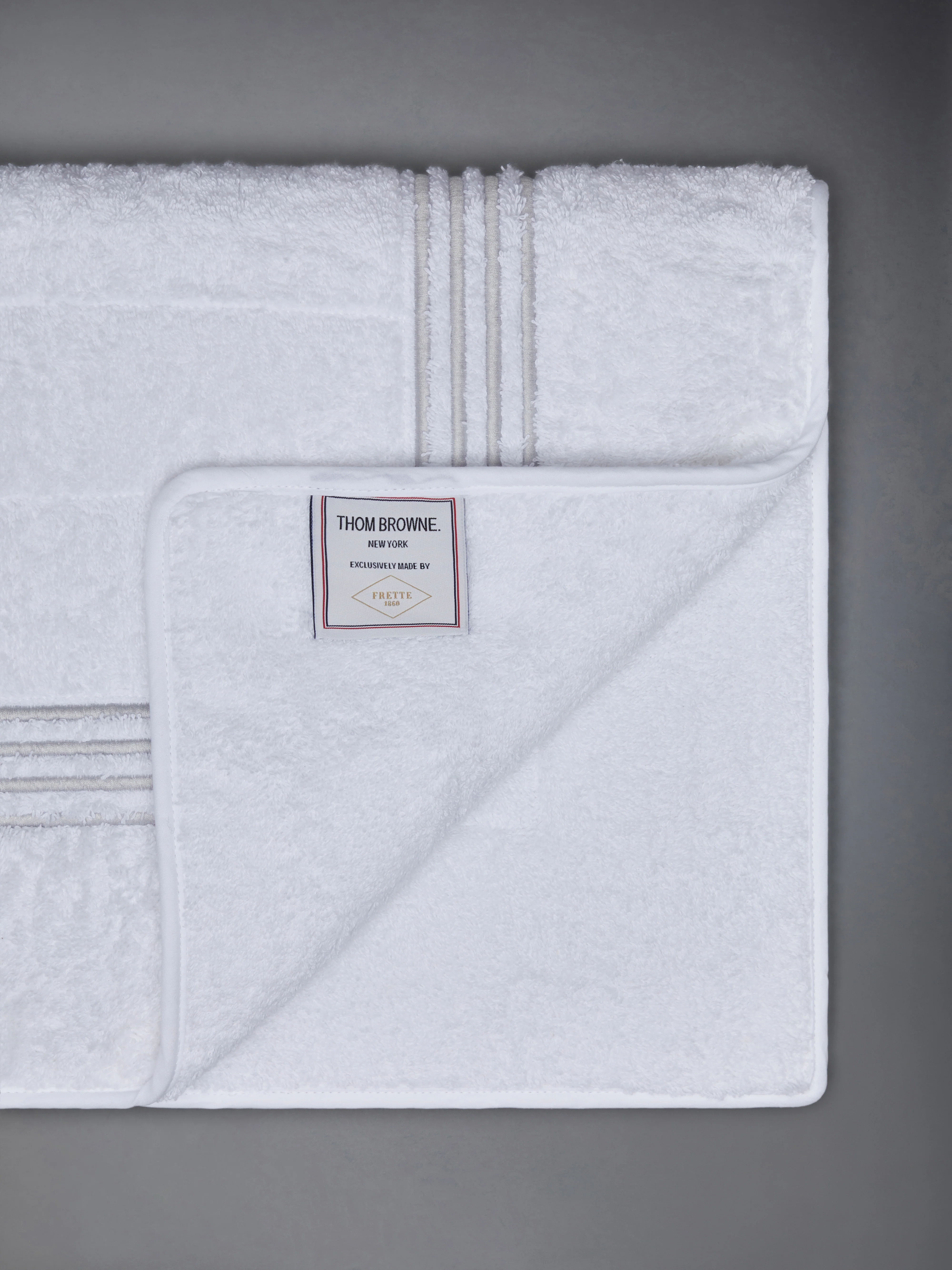 4-BAR FRETTE QUILTED BATH MAT - Image 2