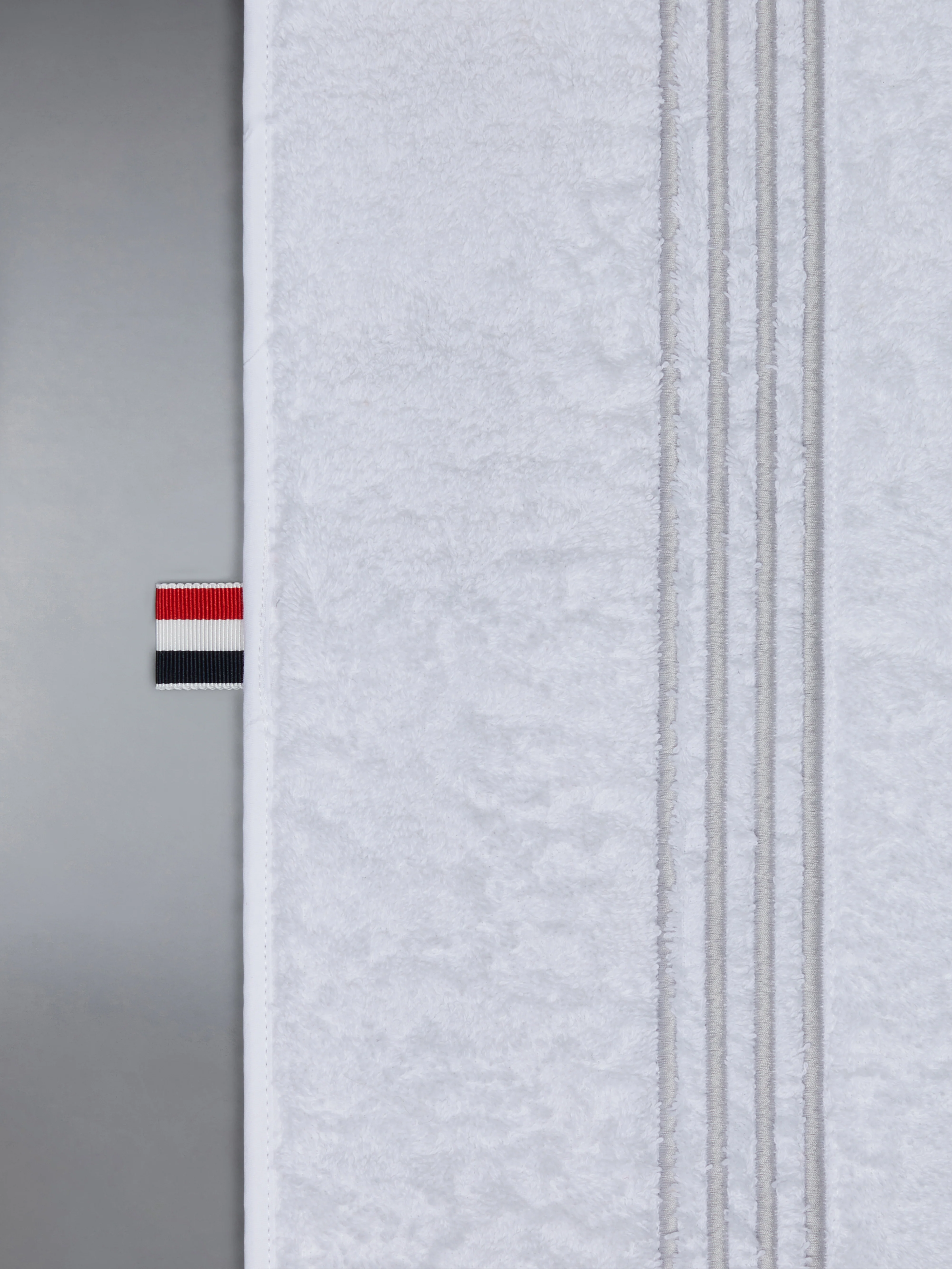 4-BAR FRETTE QUILTED BATH MAT - Image 3