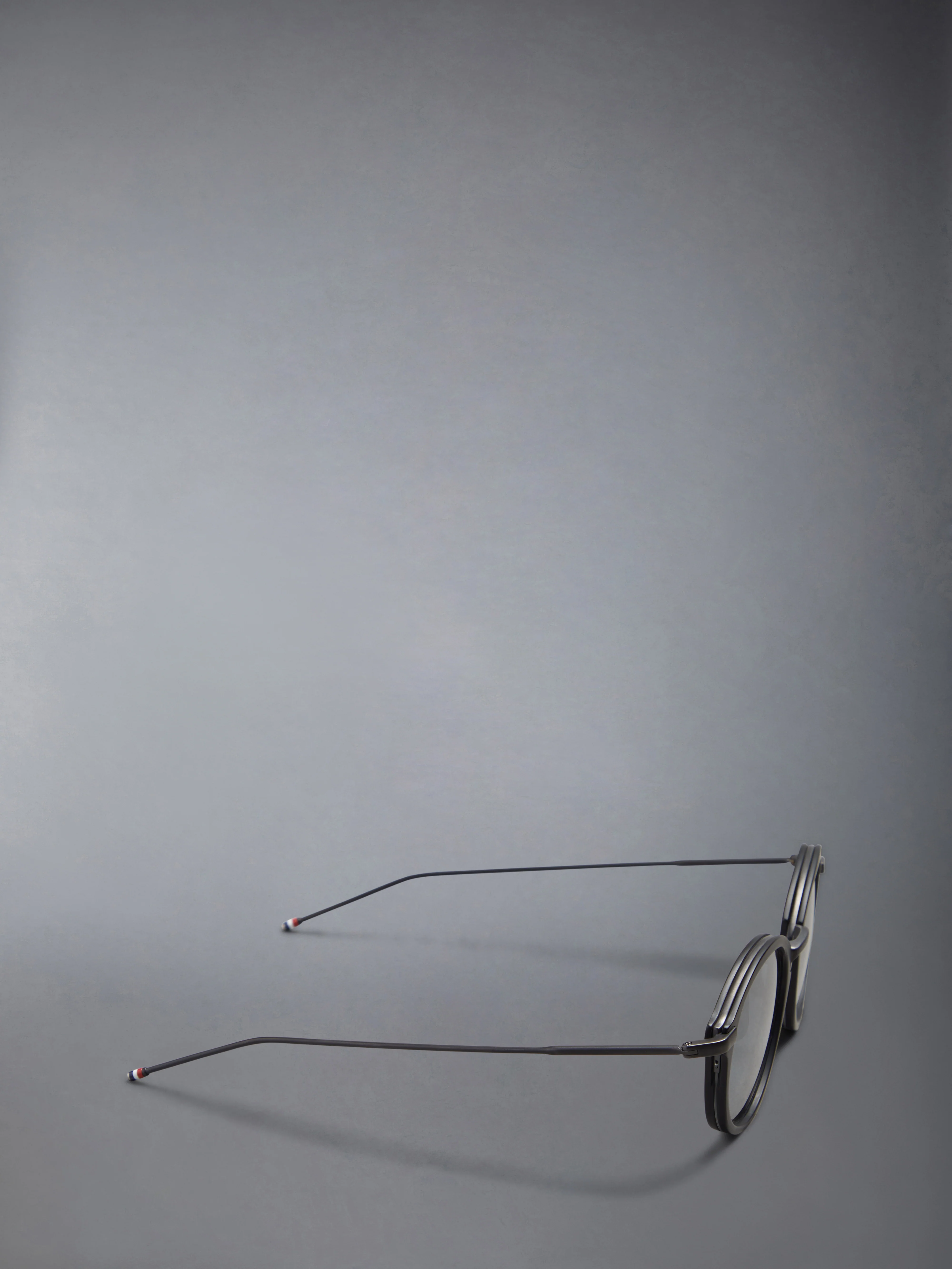 ACETATE AND TITANIUM ROUND SUNGLASSES - Image 6