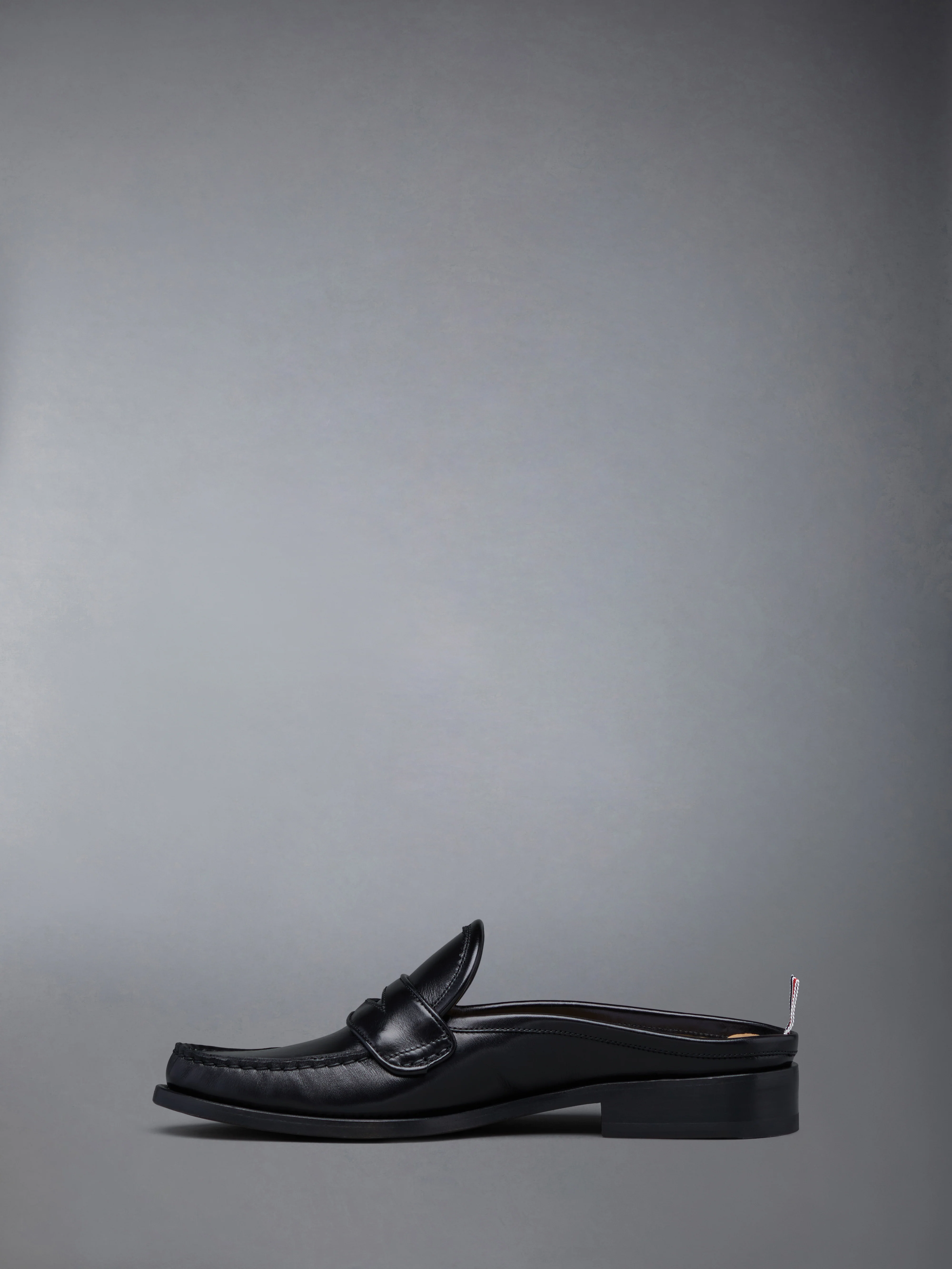 CALF LEATHER SOLE PLEATED PENNY LOAFER - Image 3