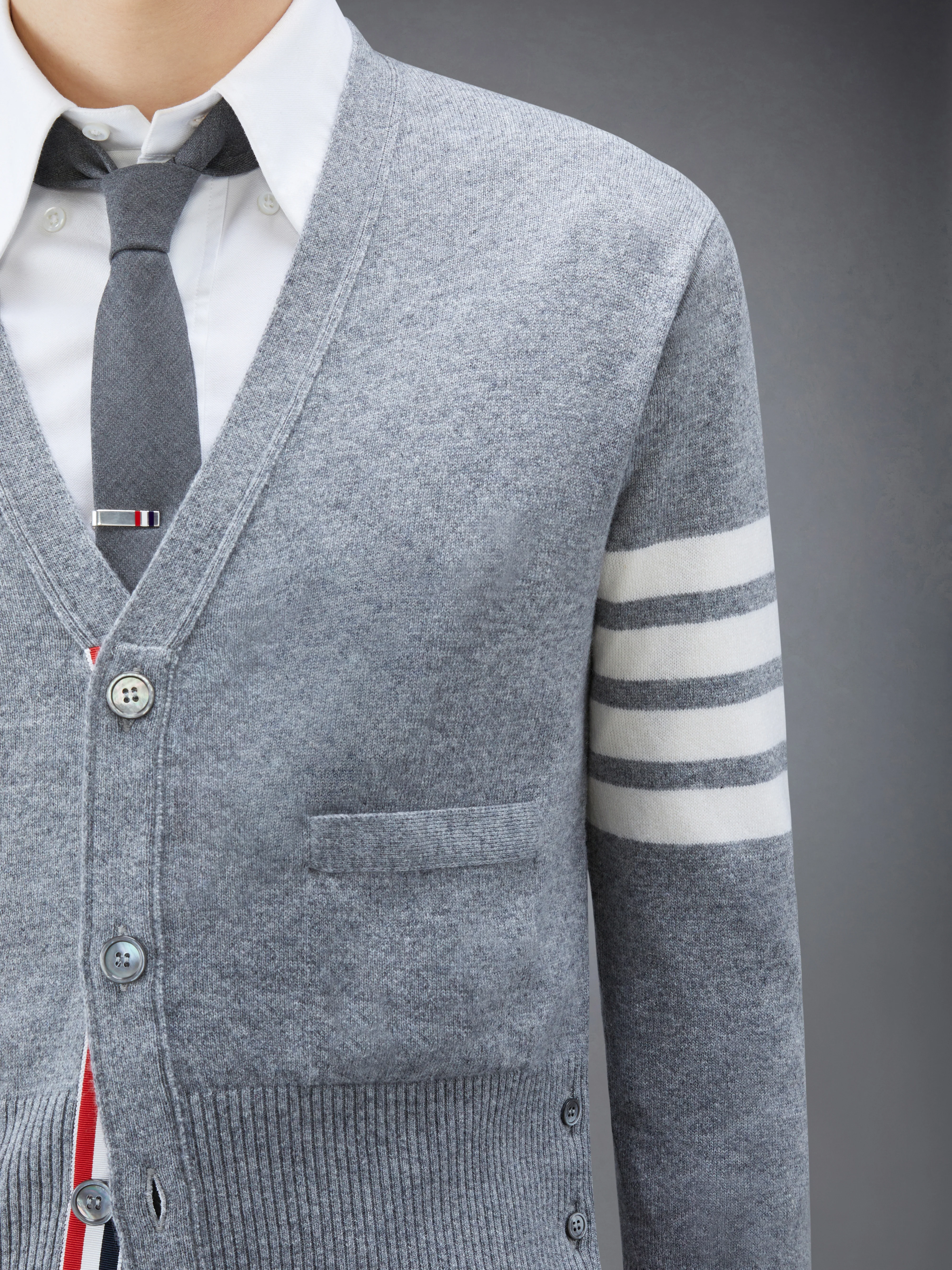 CLASSIC CASHMERE 4-BAR V-NECK CARDIGAN - Image 6