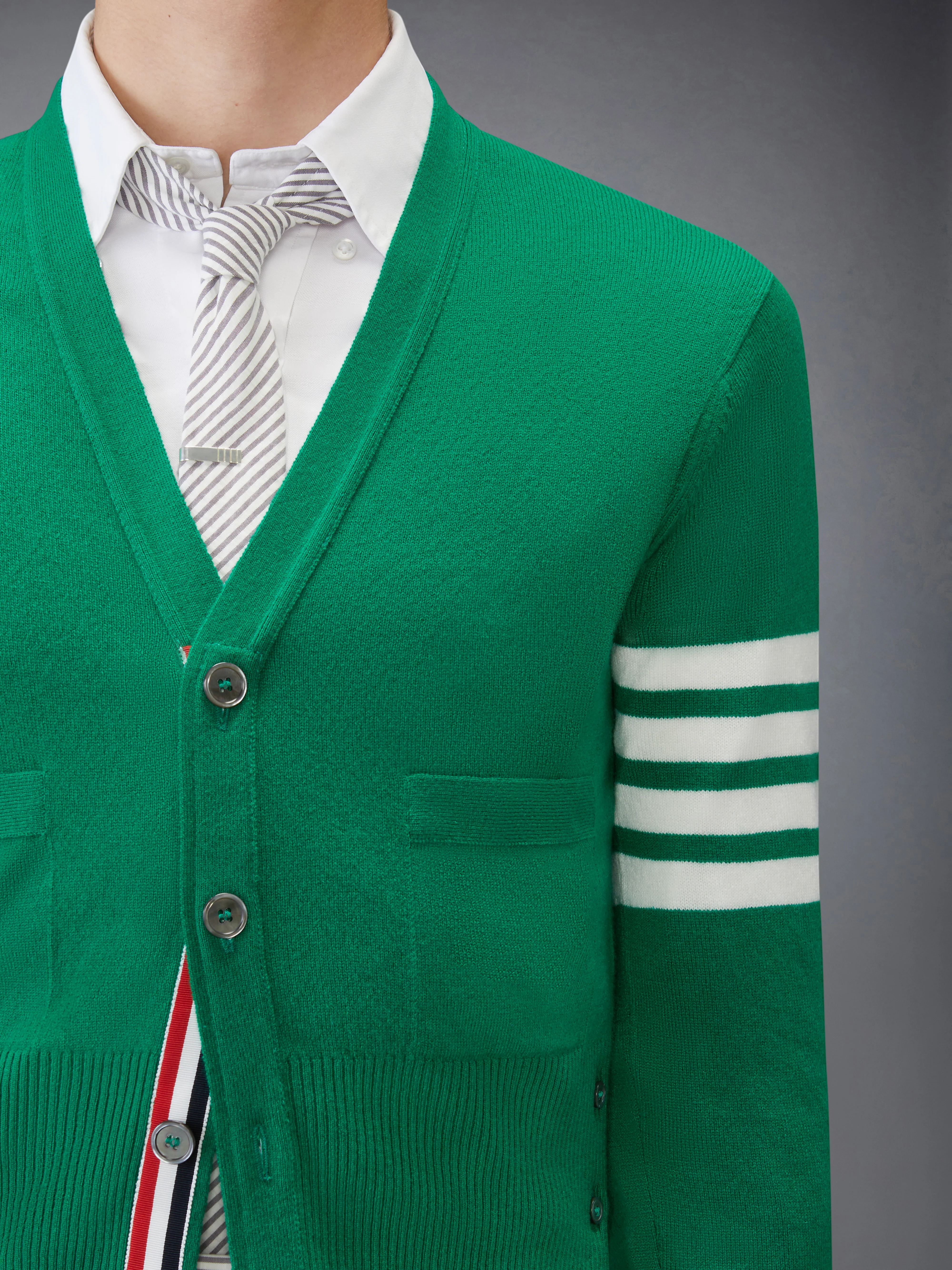 CLASSIC CASHMERE 4-BAR V-NECK CARDIGAN - Image 5