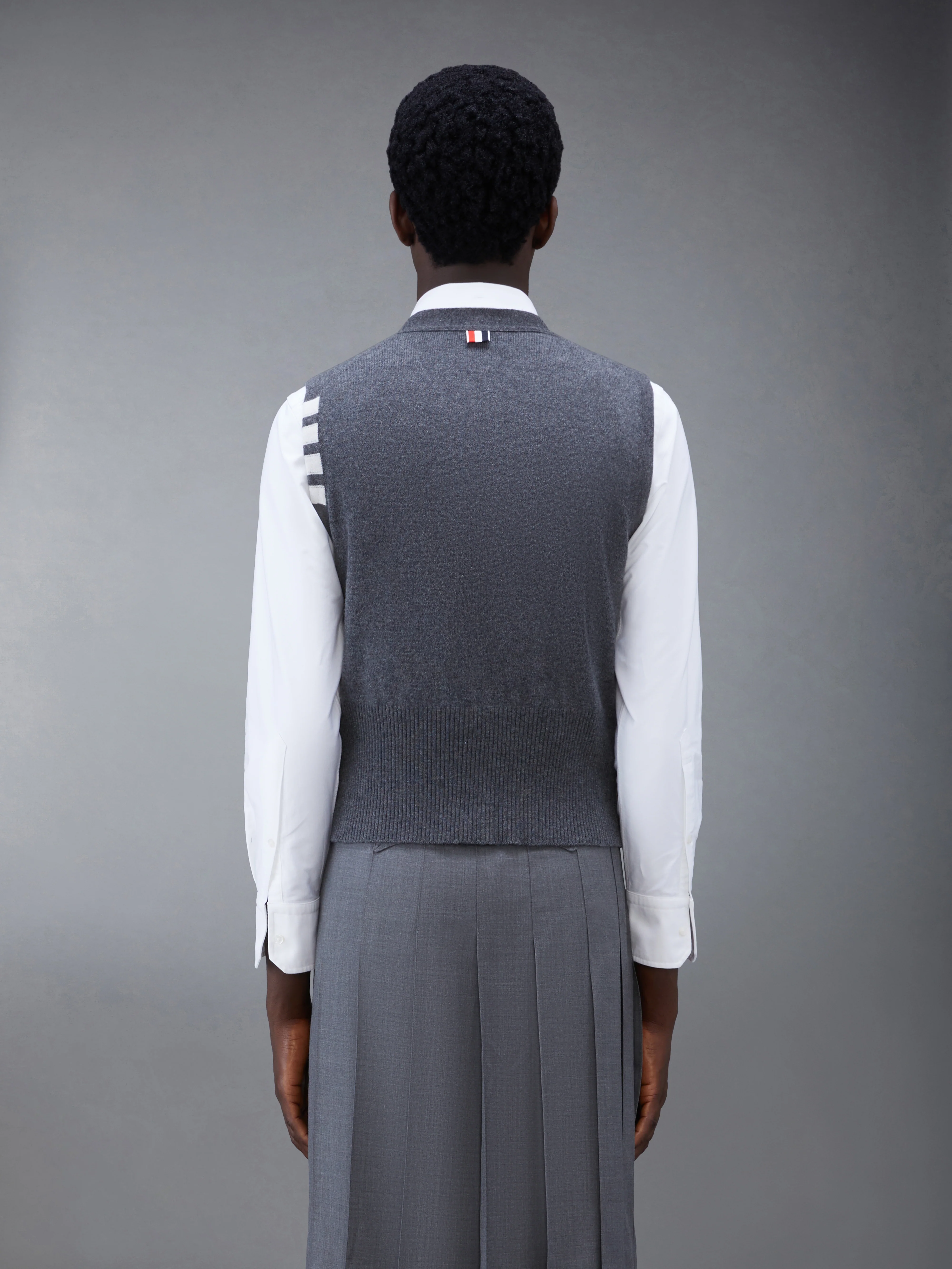 CLASSIC CASHMERE 4-BAR V-NECK CARDIGAN VEST - Image 2