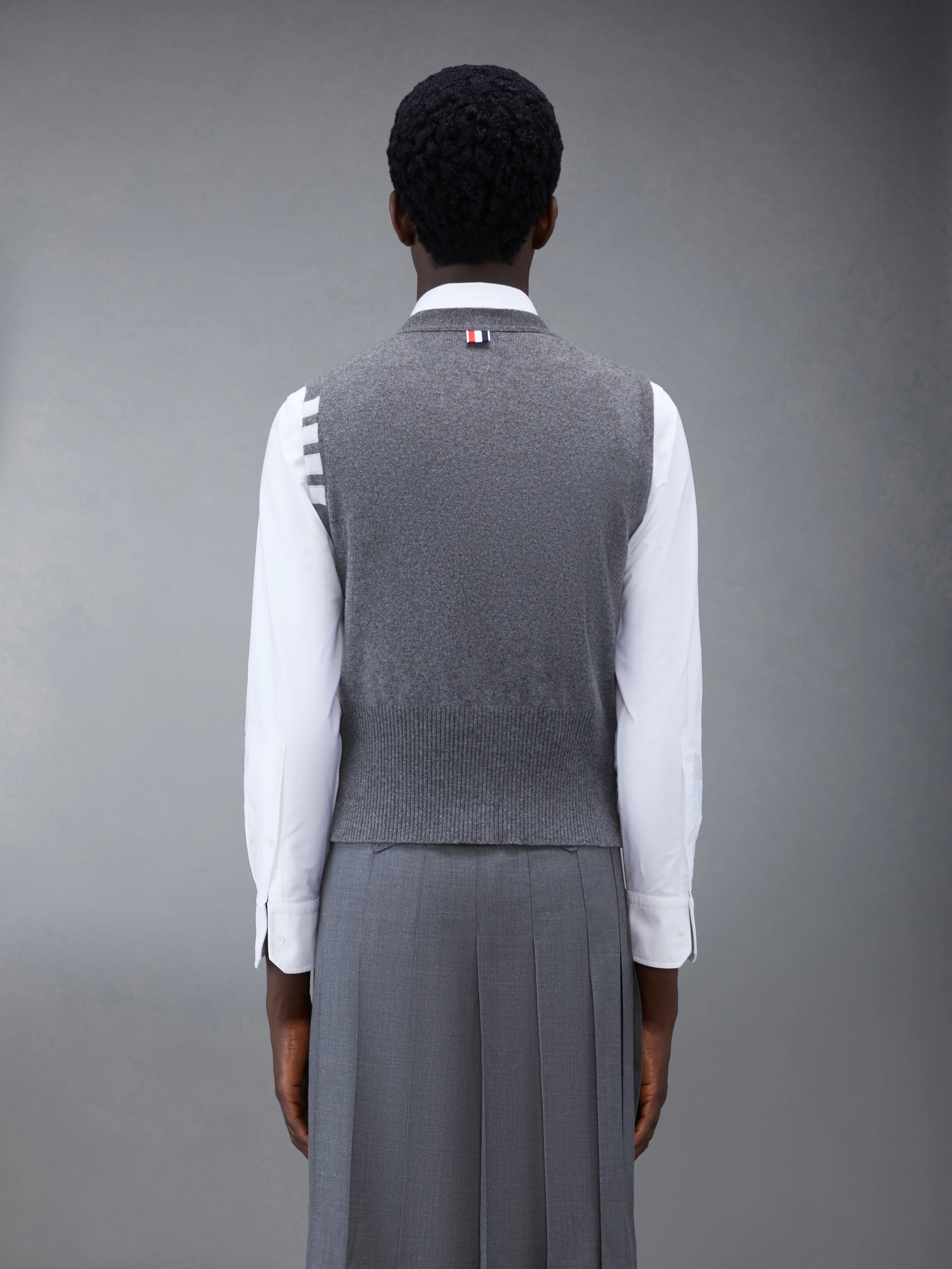 CLASSIC CASHMERE 4-BAR V-NECK CARDIGAN VEST - Image 2