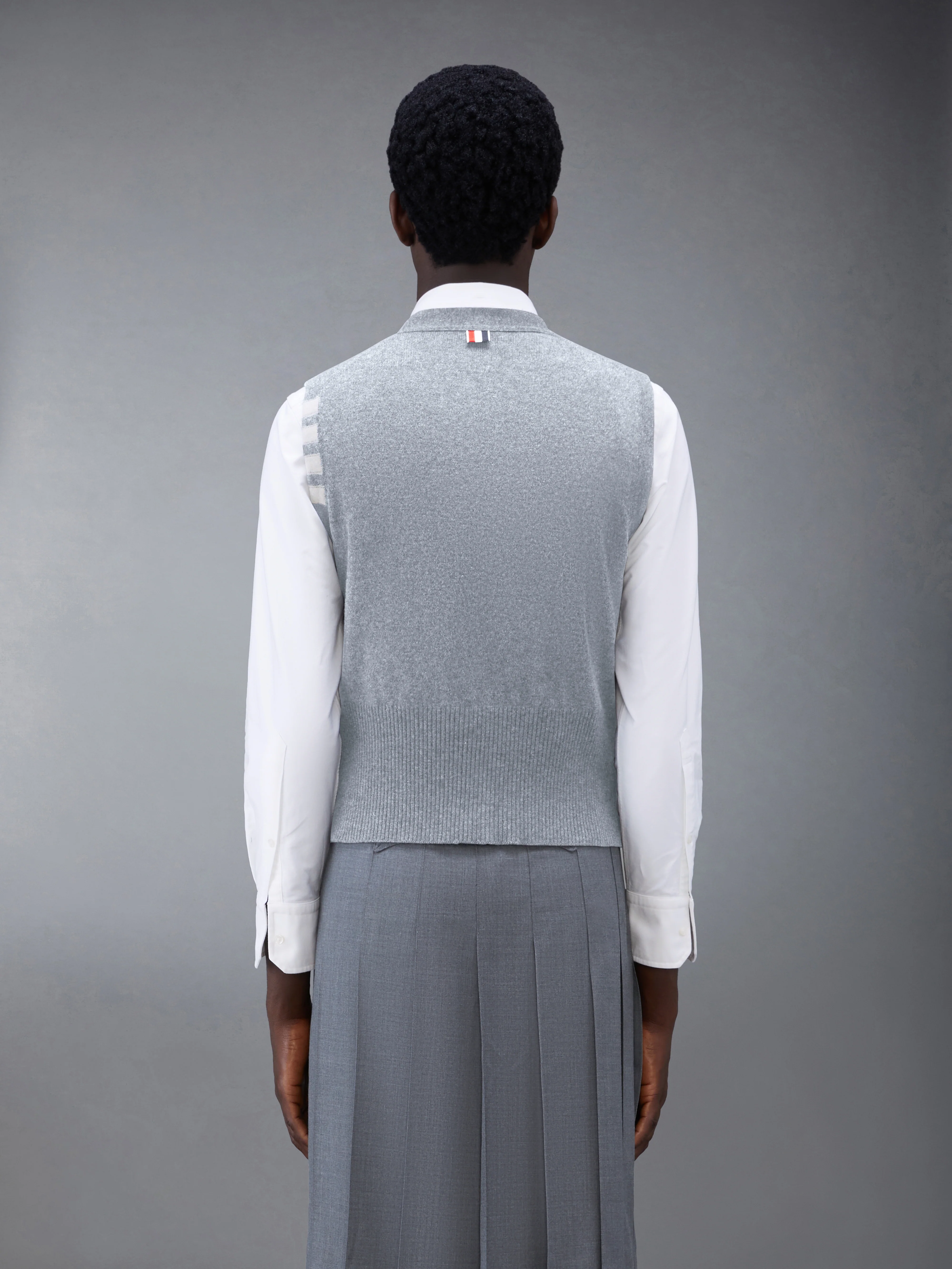 CLASSIC CASHMERE 4-BAR V-NECK CARDIGAN VEST - Image 2