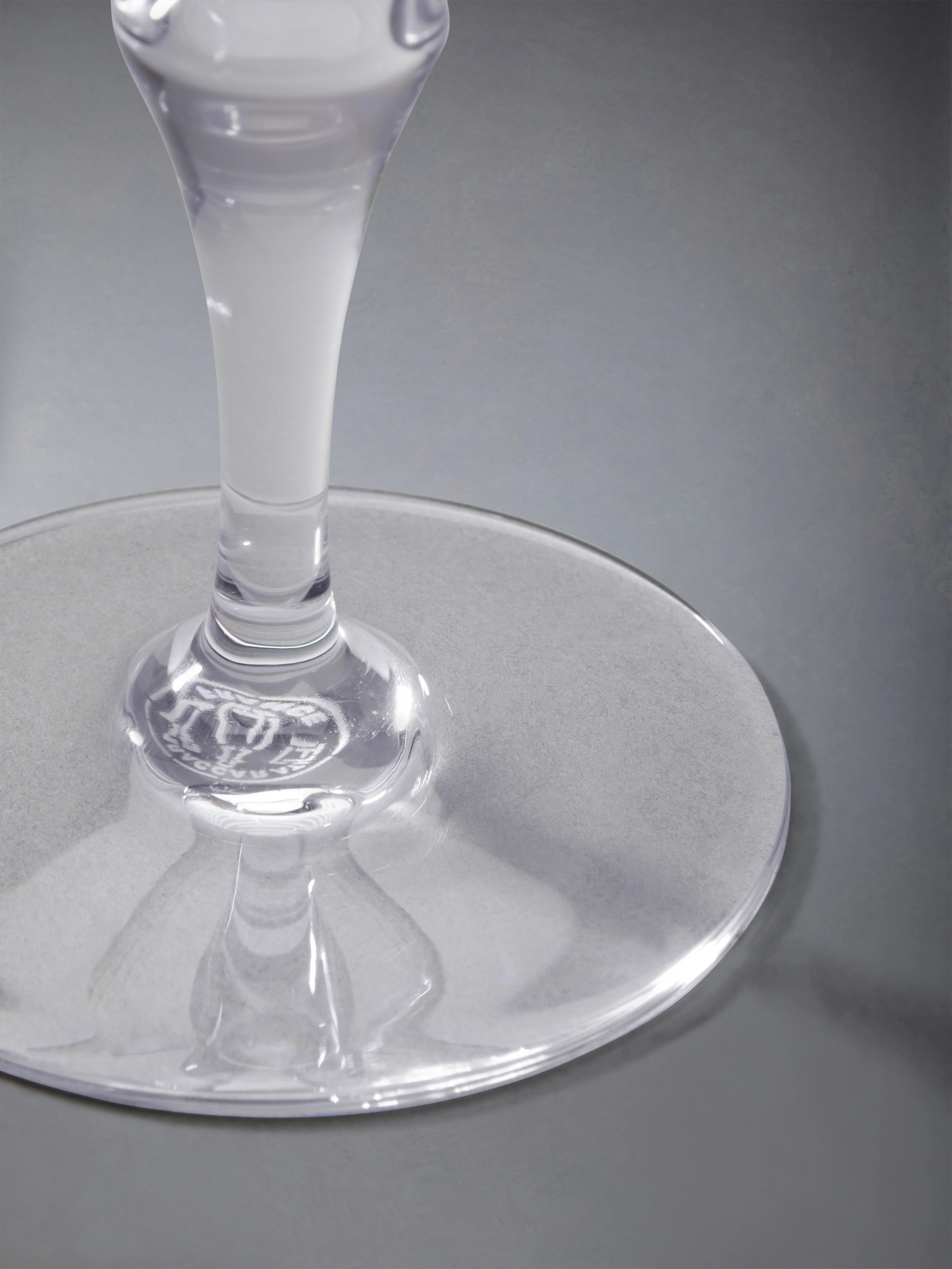 CRYSTAL 4-BAR BACCARAT CHAMPAGNE COUPES - Image 3