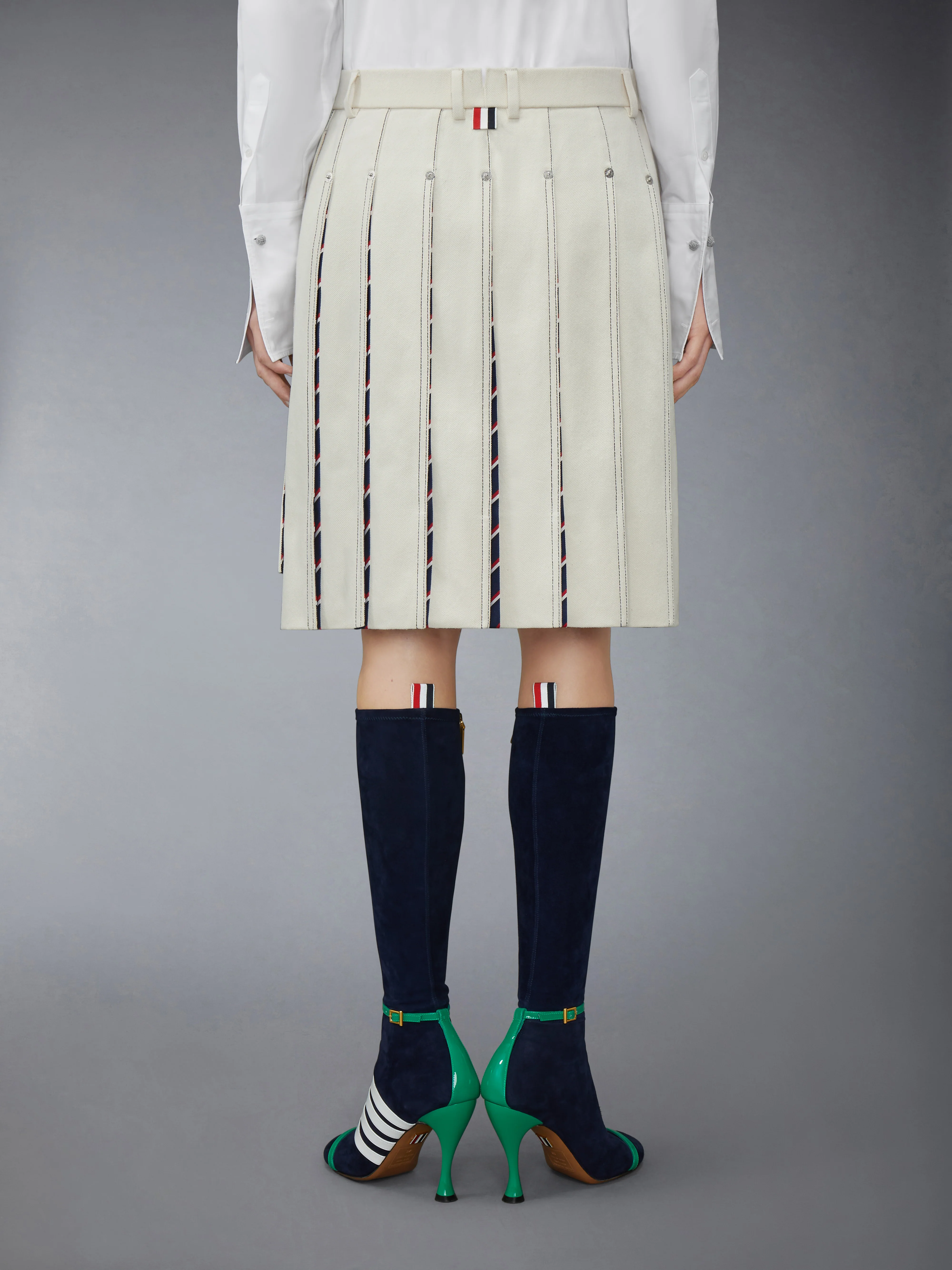 DENIM LOW RISE PLEATED SKIRT - Image 3