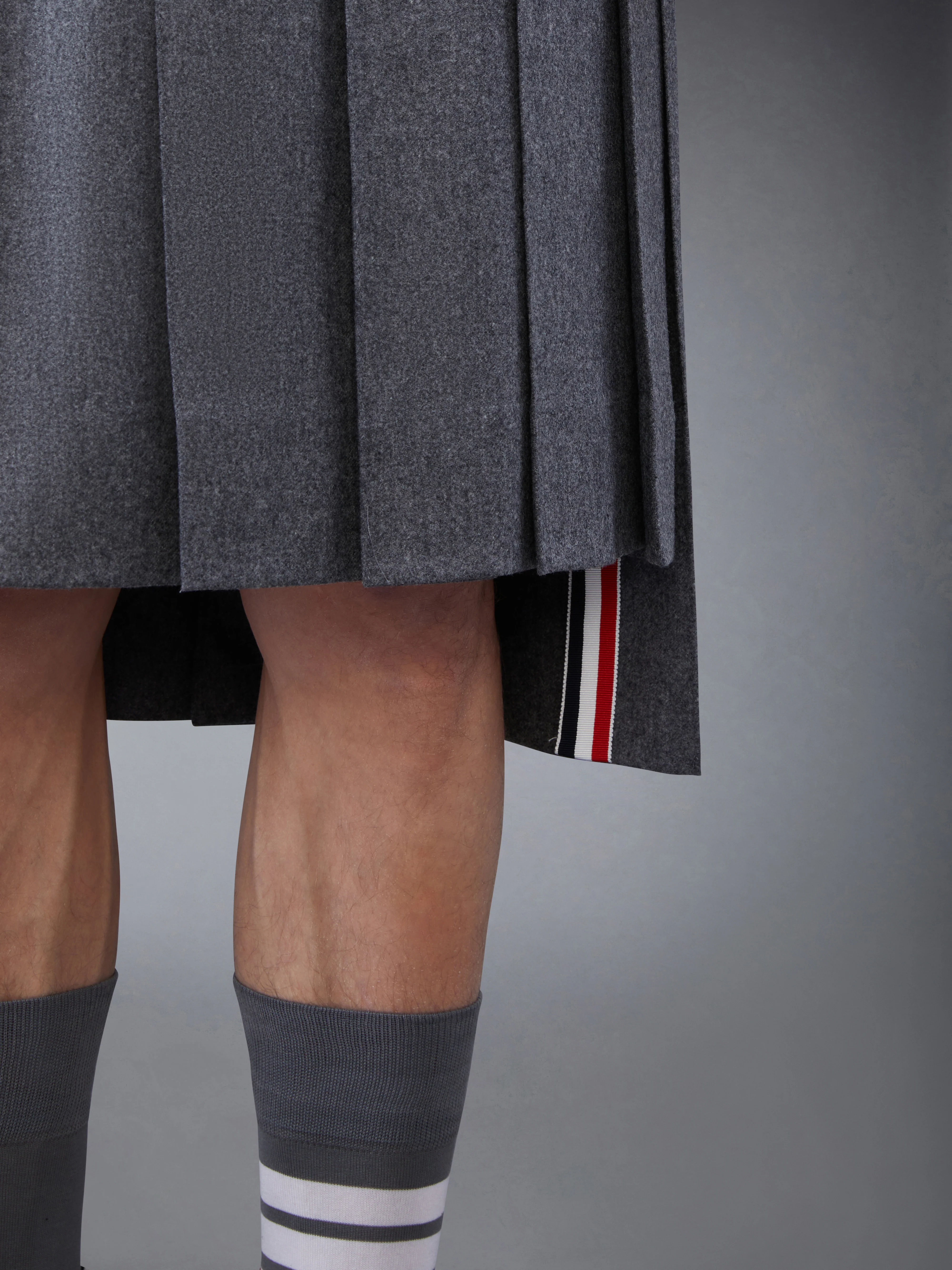 FLANNEL 4-BAR BACKSTRAP PLEATED SKIRT - Image 5