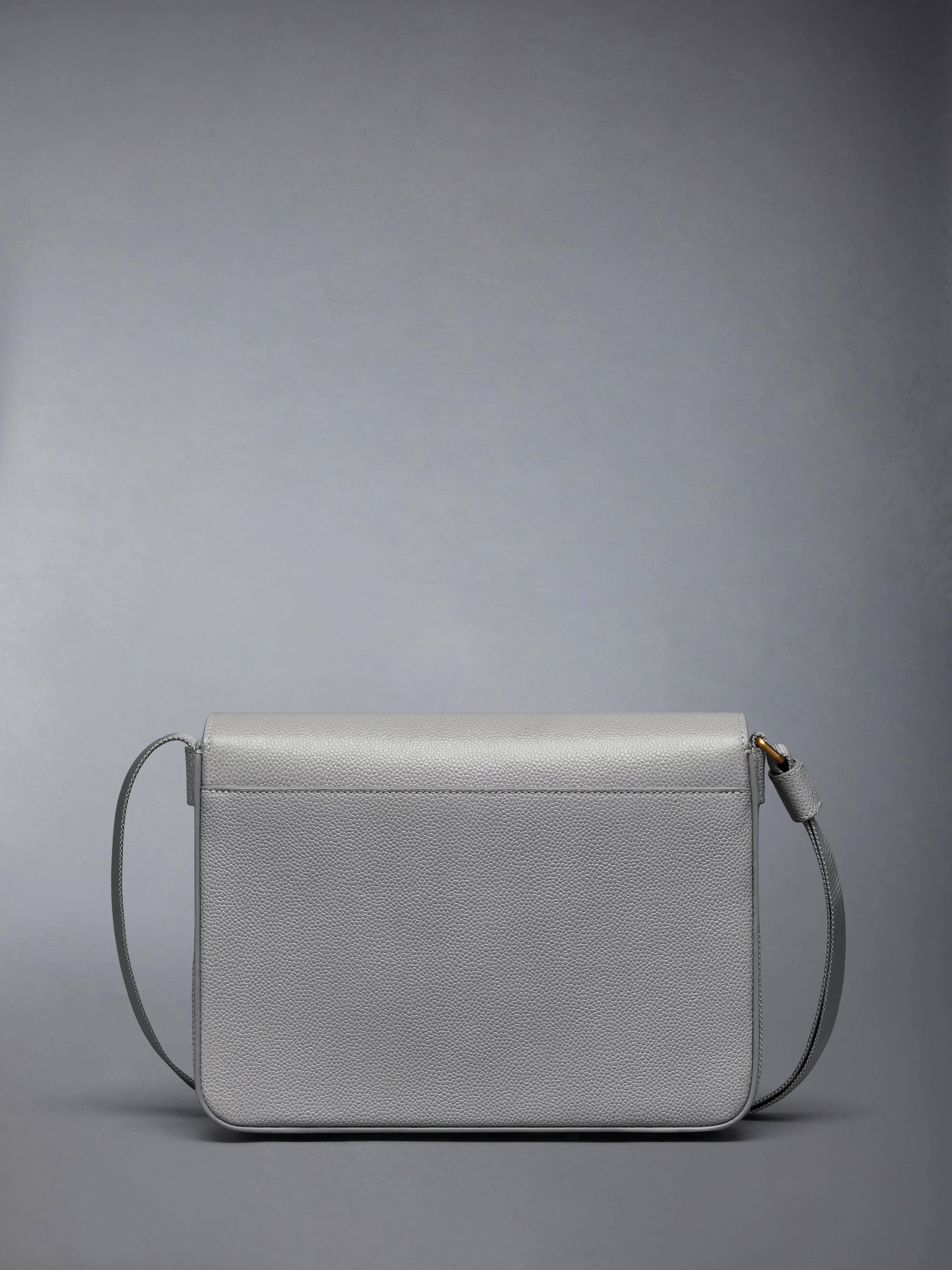 PEBBLE GRAIN REPORTER BAG - Image 3