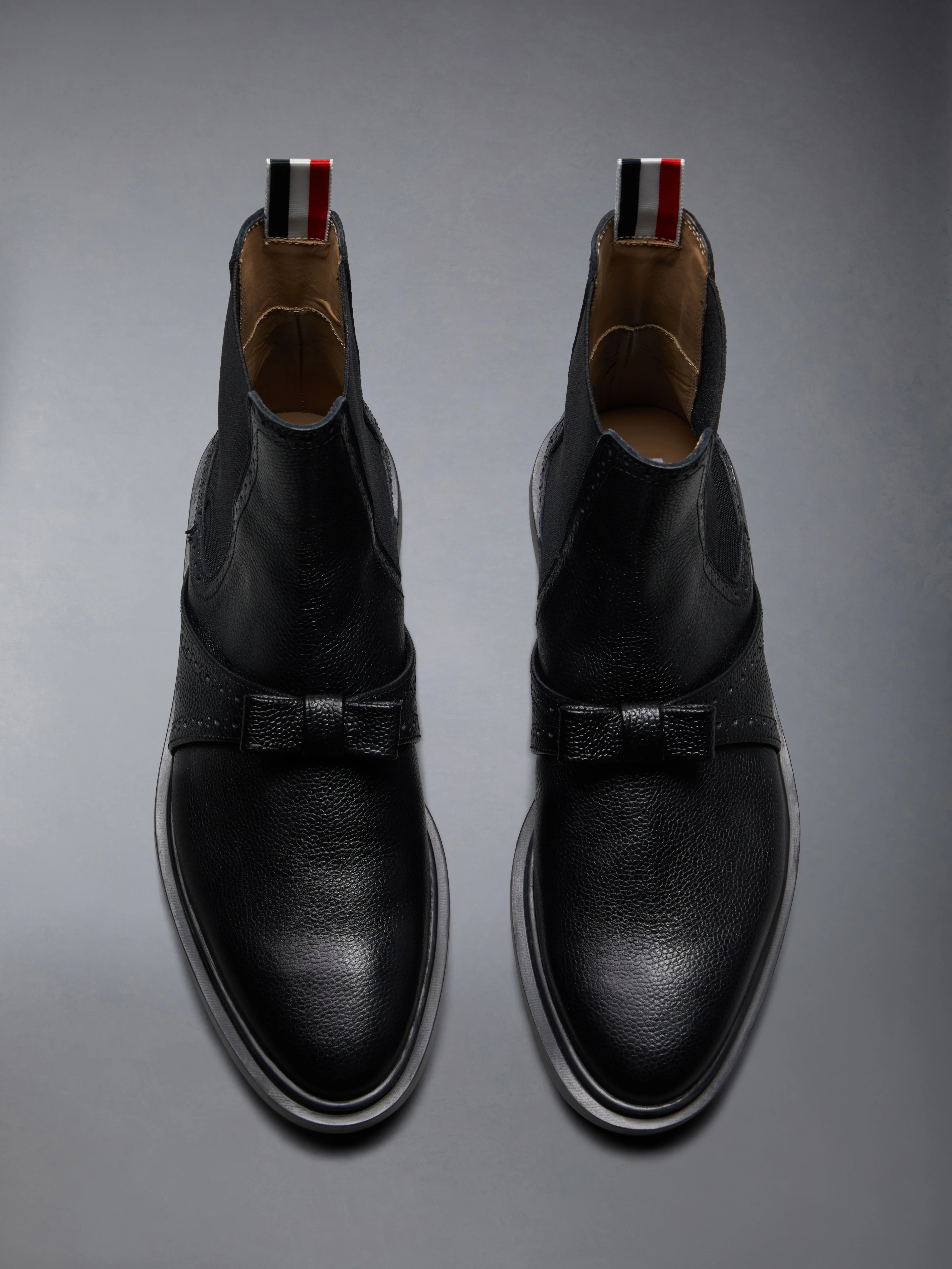 PEBBLE GRAIN RUBBER SOLE BROGUE BOW CHELSEA BOOT - Image 5