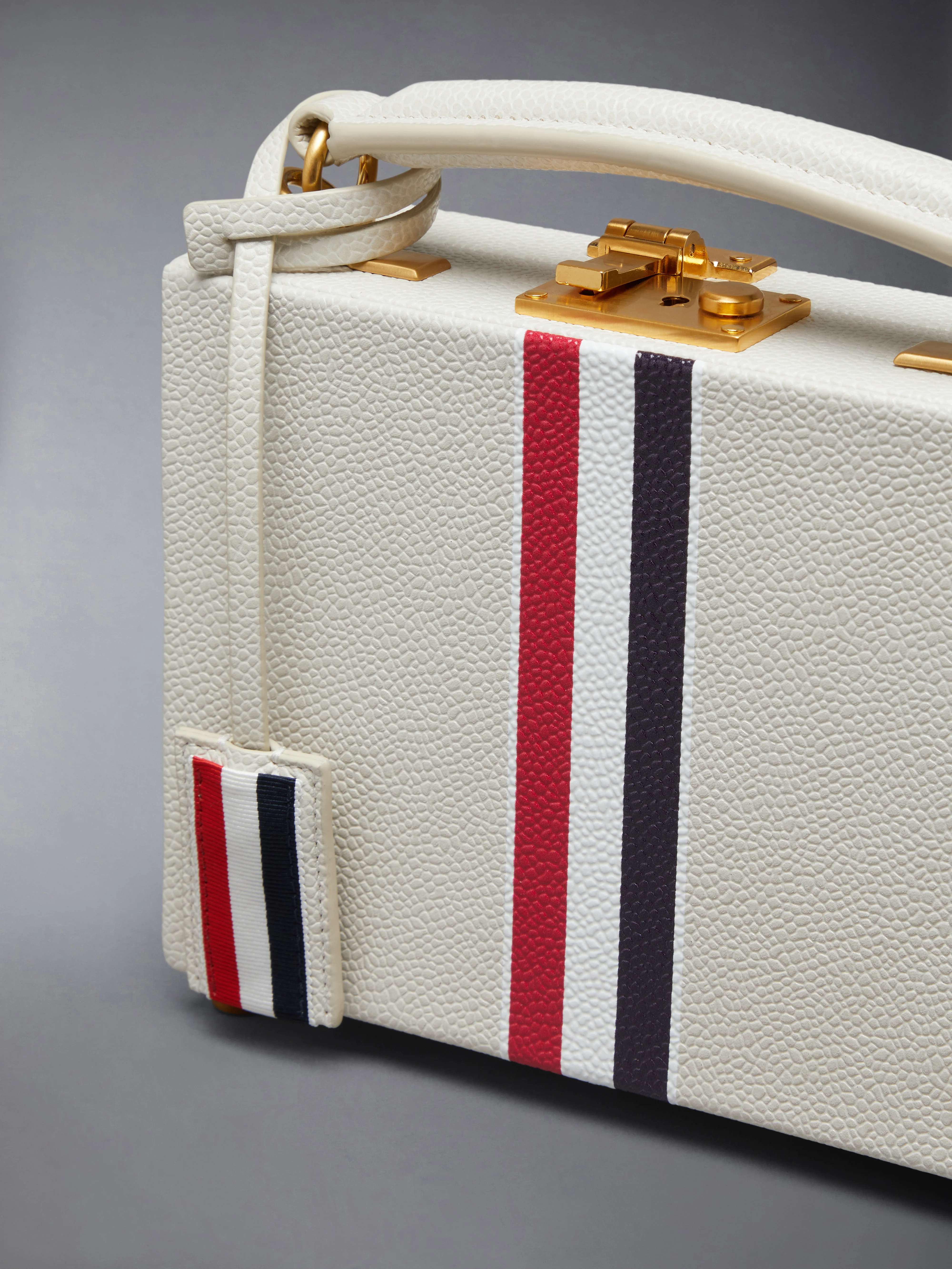 PEBBLE GRAIN RWB CHAIN MICRO ATTACHE CASE - Image 6