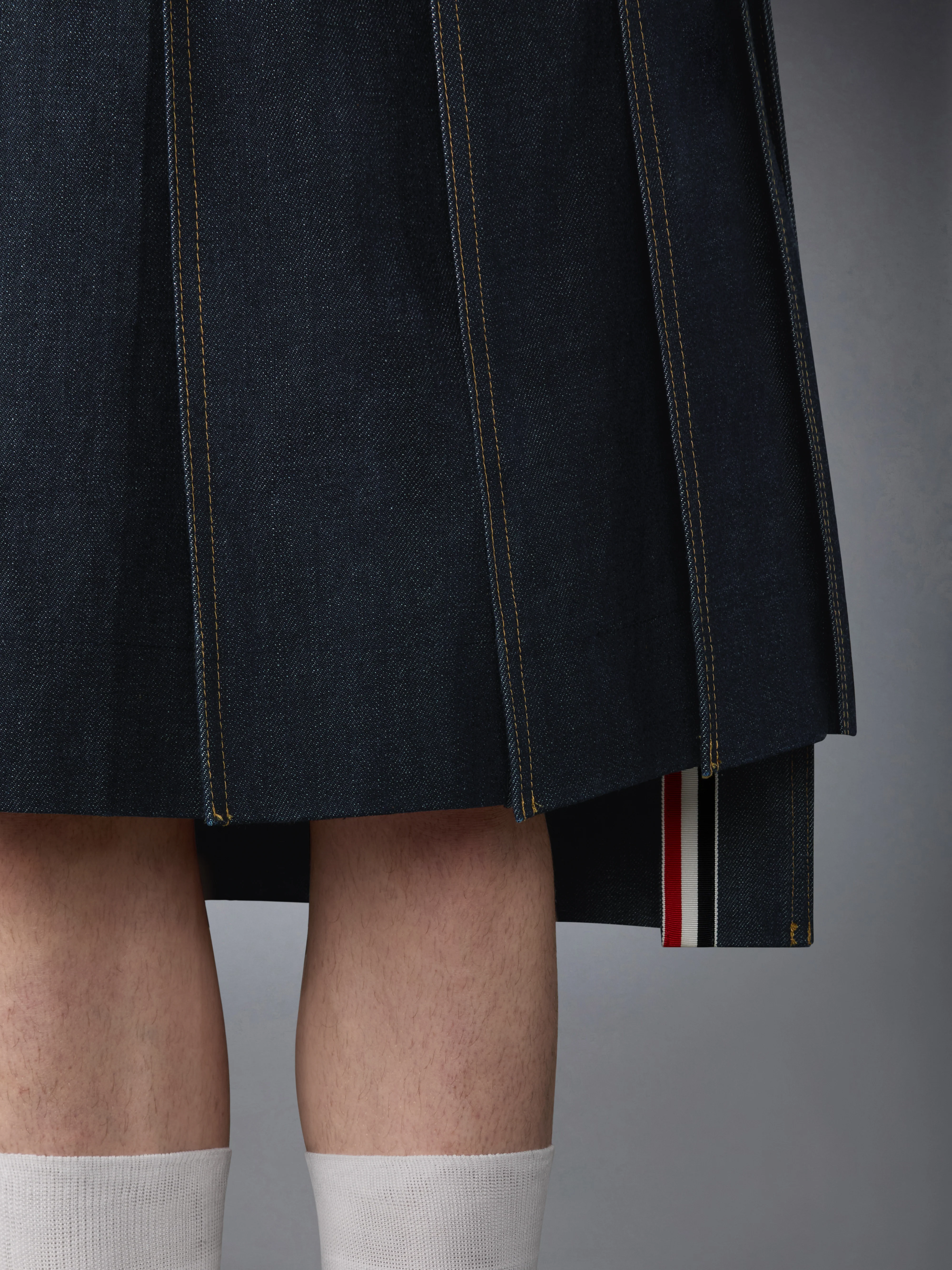 SELVEDGE DENIM BACKSTRAP PLEATED SKIRT - Image 6