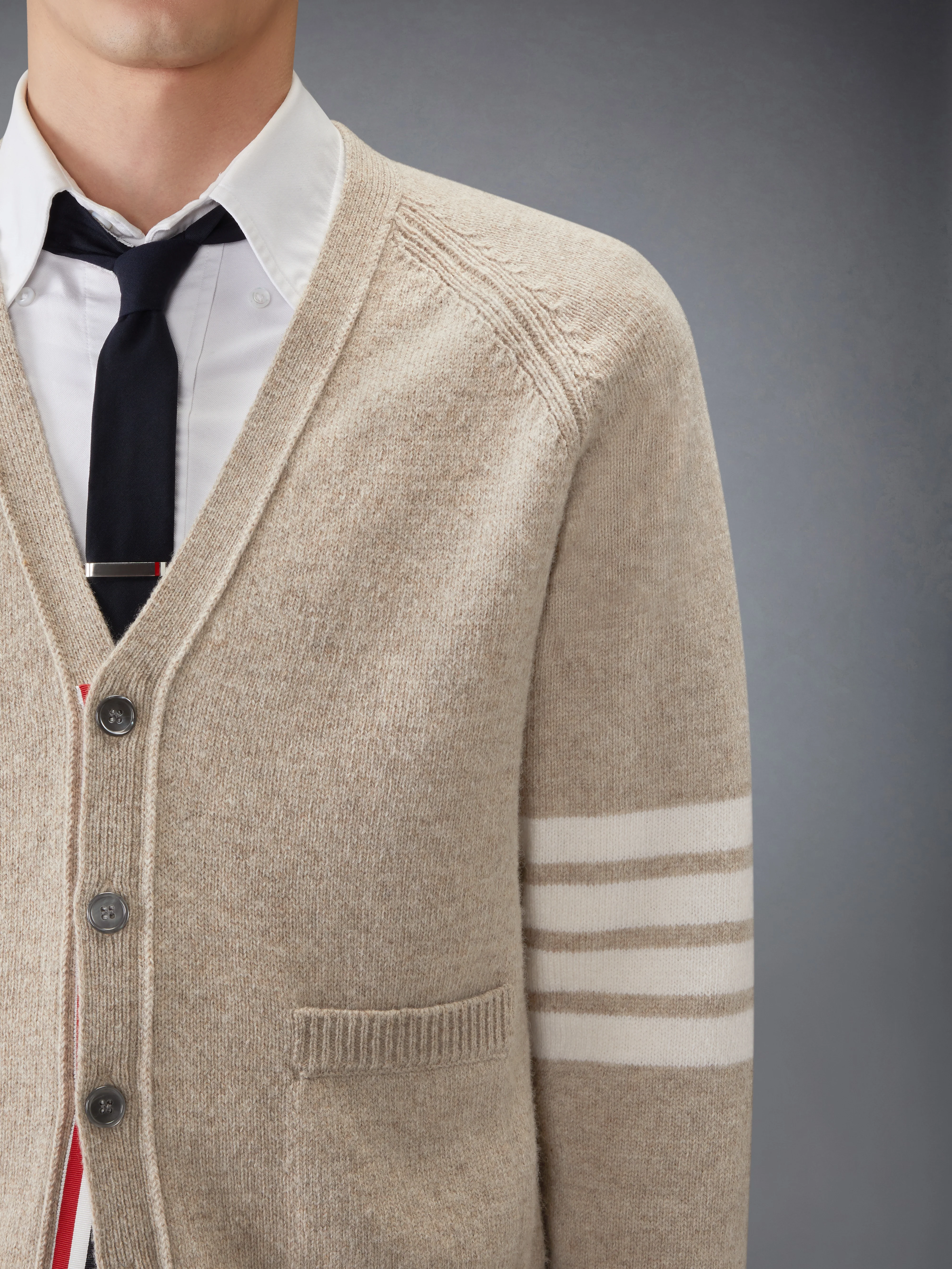 SHETLAND WOOL 4-BAR RELAXED FIT V NECK CARDIGAN - Image 5