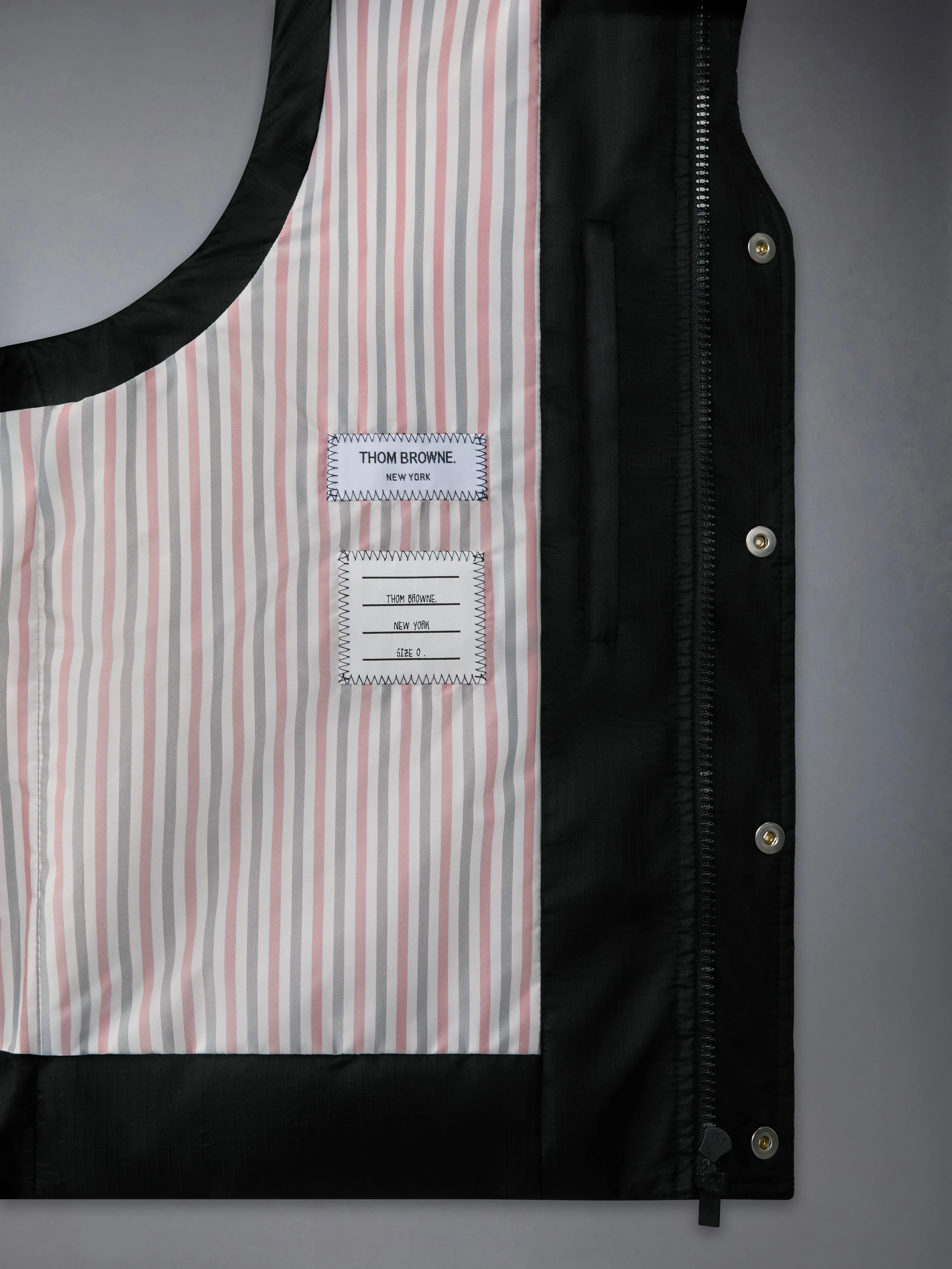 SHINY RIPSTOP LIGHTWEIGHT DOWN FILLED 4-BAR VEST - Image 4