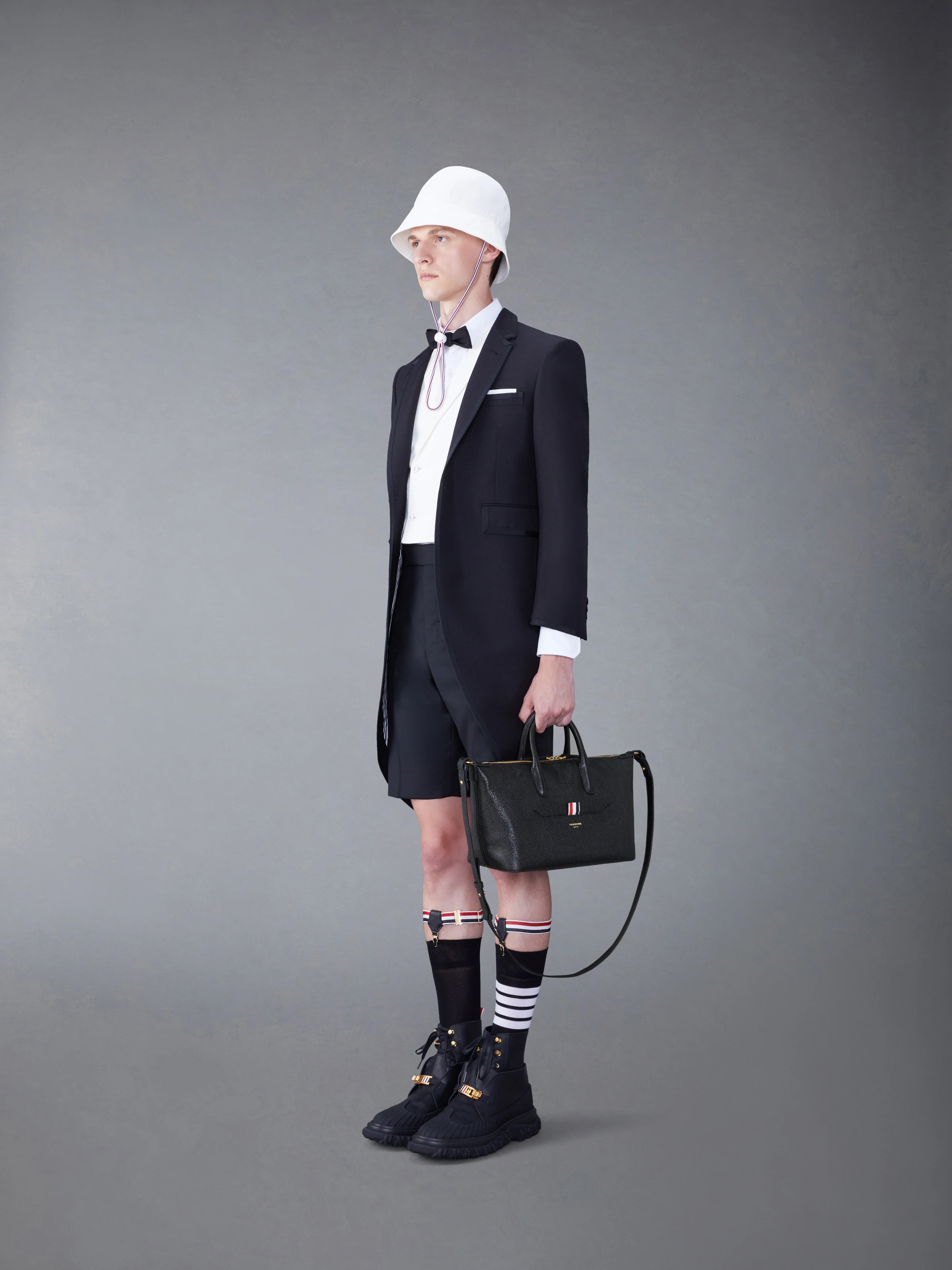 SOFT PEBBLE GRAIN SMALL DUFFLE - Image 4