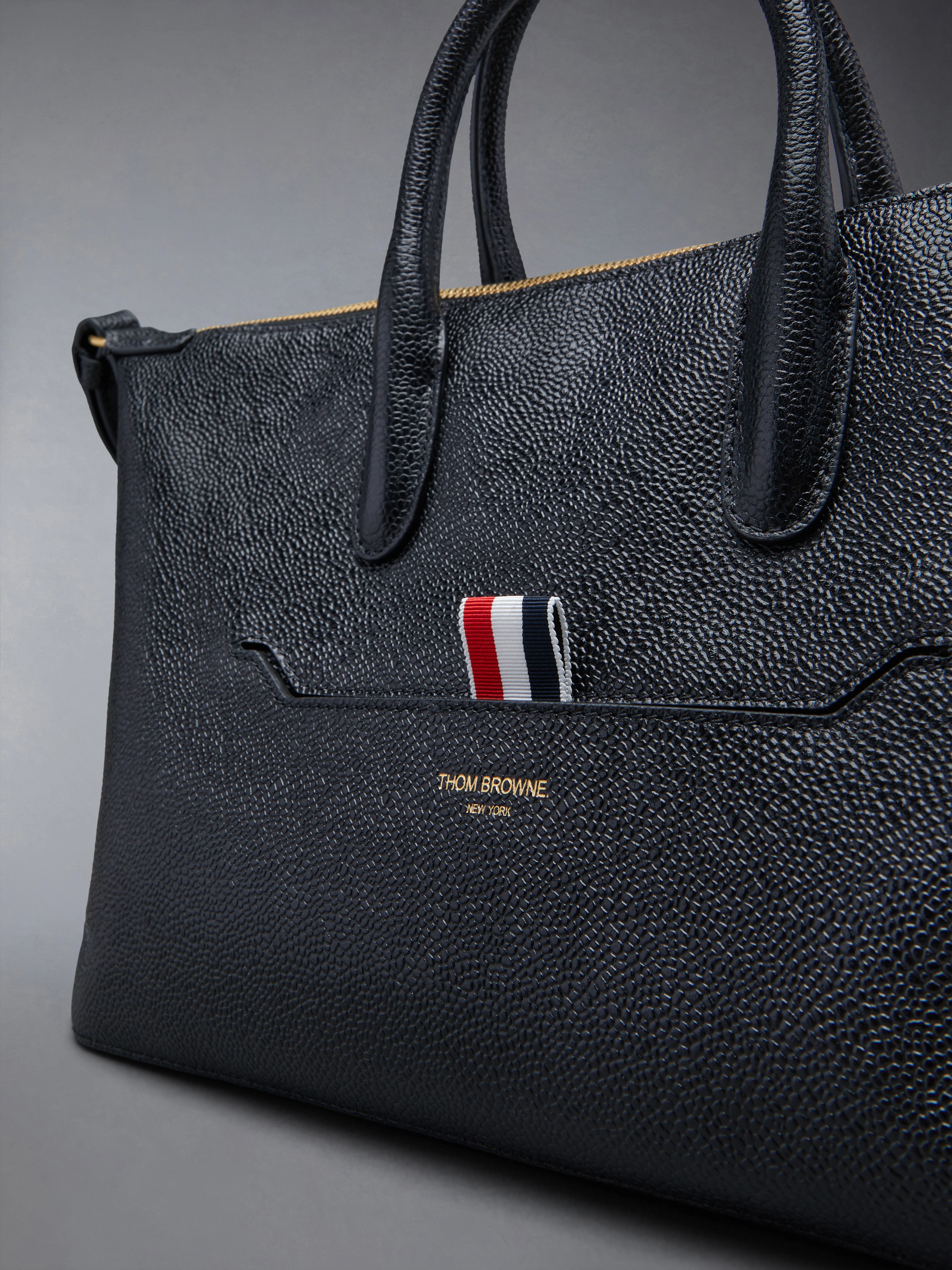 SOFT PEBBLE GRAIN SMALL DUFFLE - Image 6