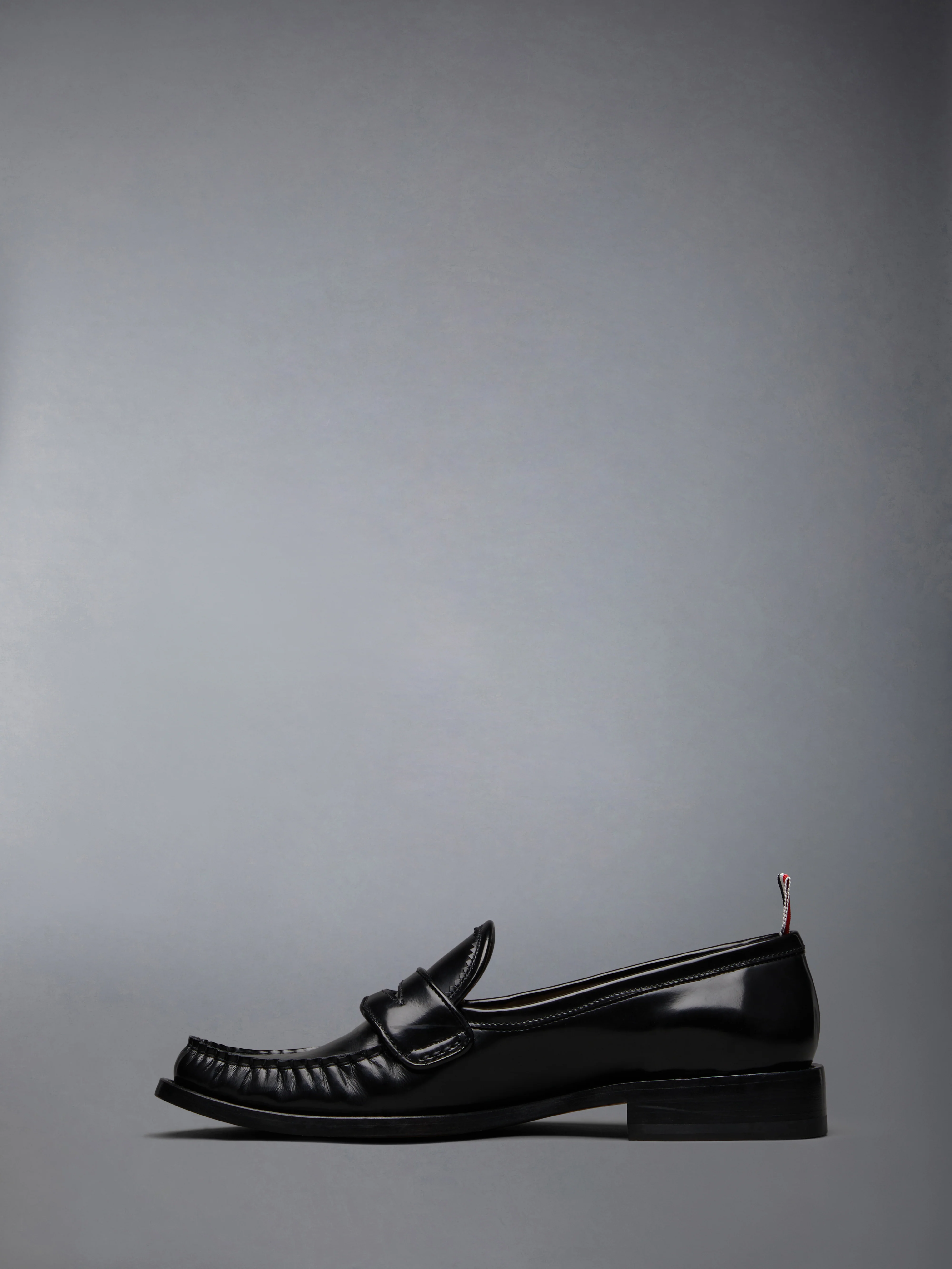 SOFT SPAZZOLATO LEATHER SOLE PLEATED VARSITY LOAFER - Image 3