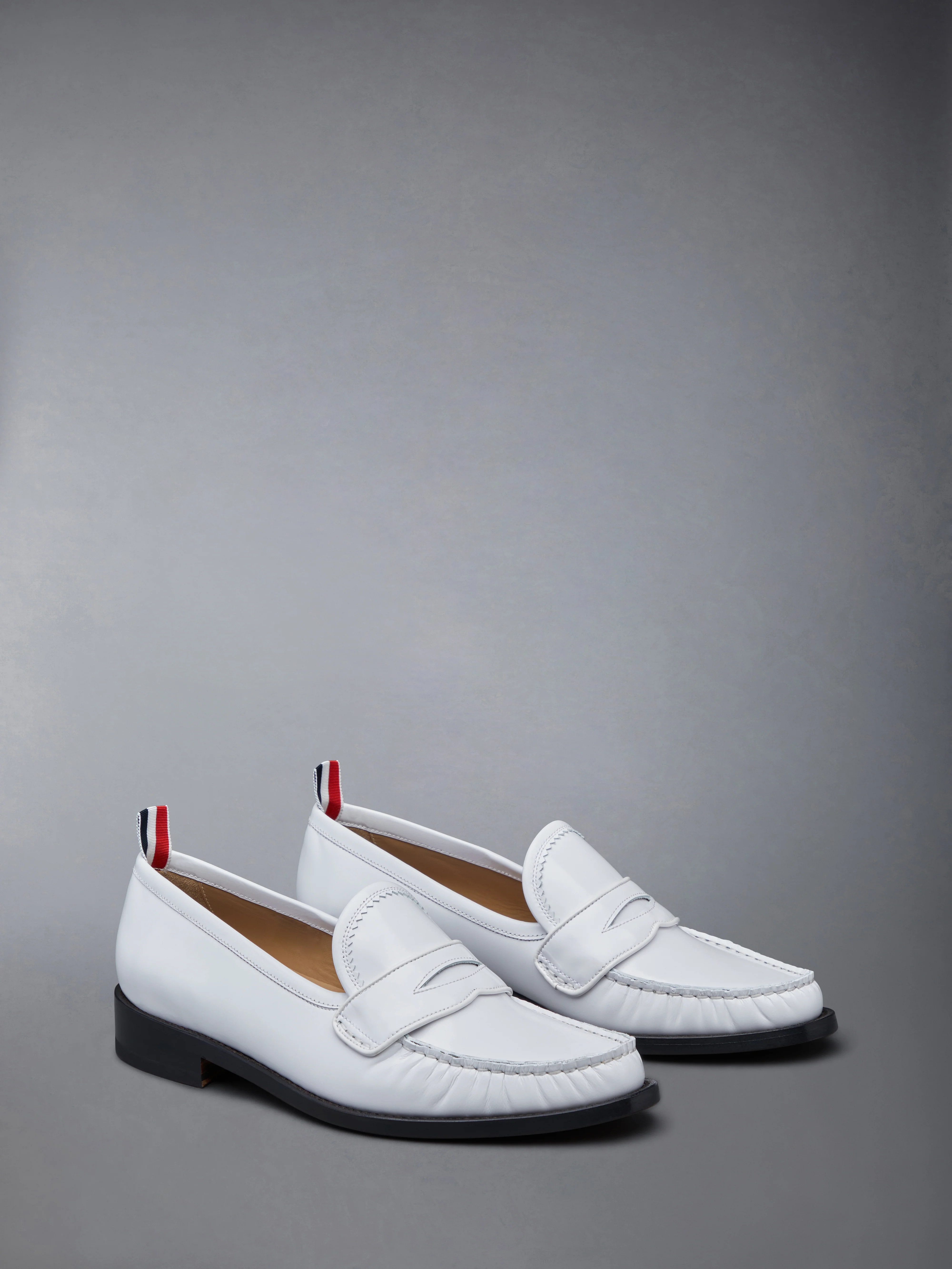 SOFT SPAZZOLATO LEATHER SOLE PLEATED VARSITY LOAFER - Image 2
