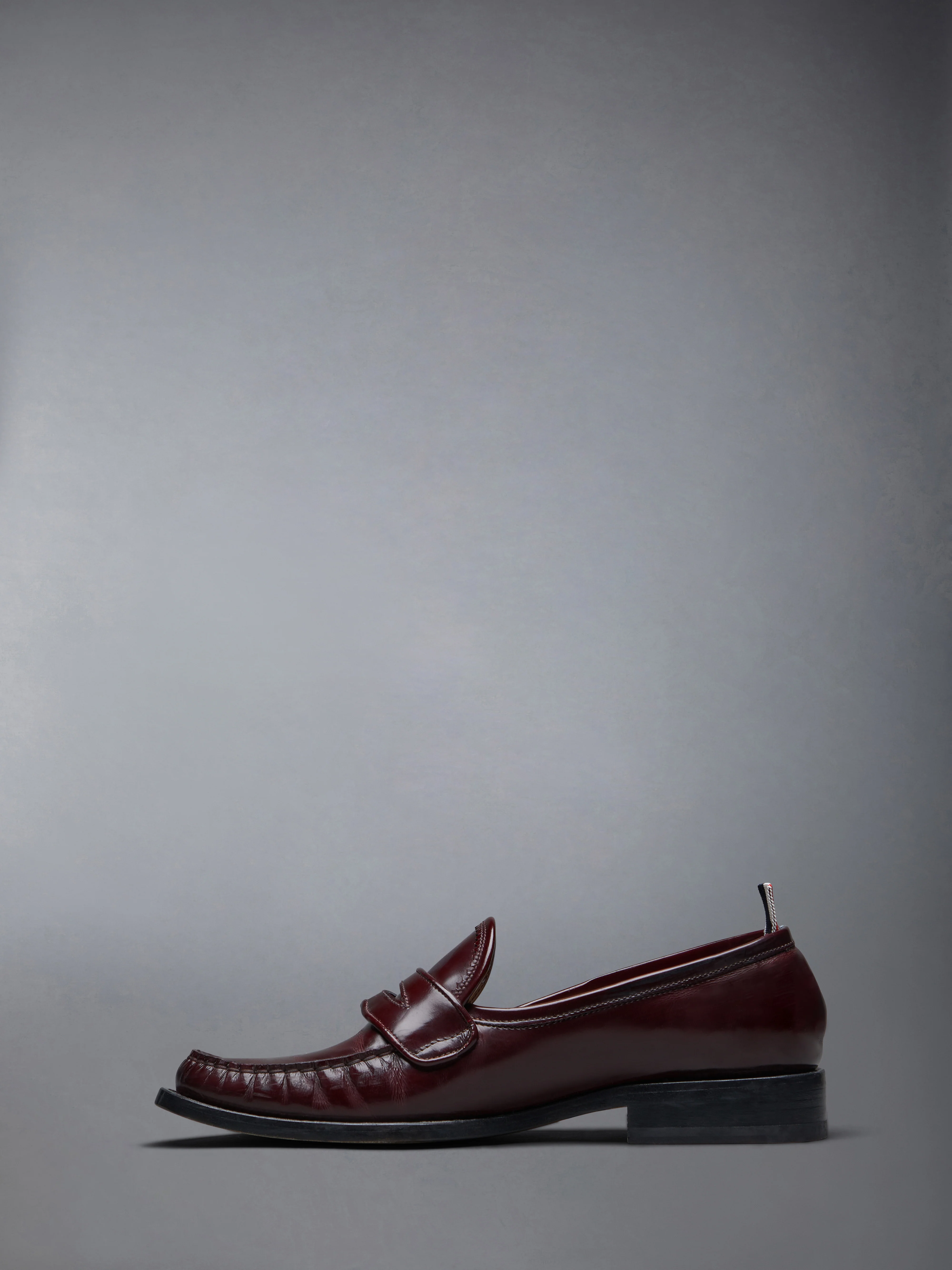 SOFT SPAZZOLATO LEATHER SOLE PLEATED VARSITY LOAFER - Image 3