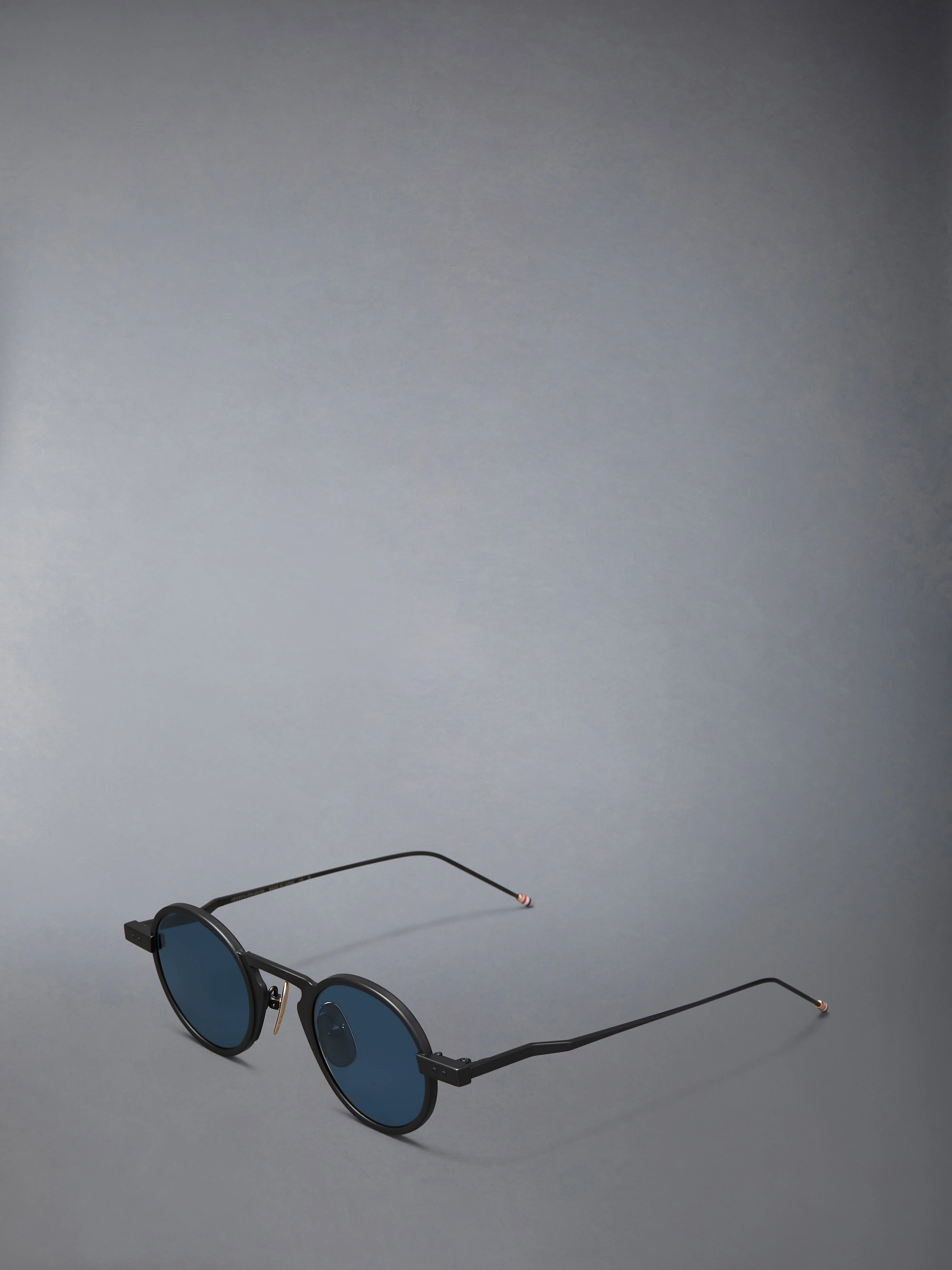 TITANIUM ROUND SUNGLASSES - Image 2