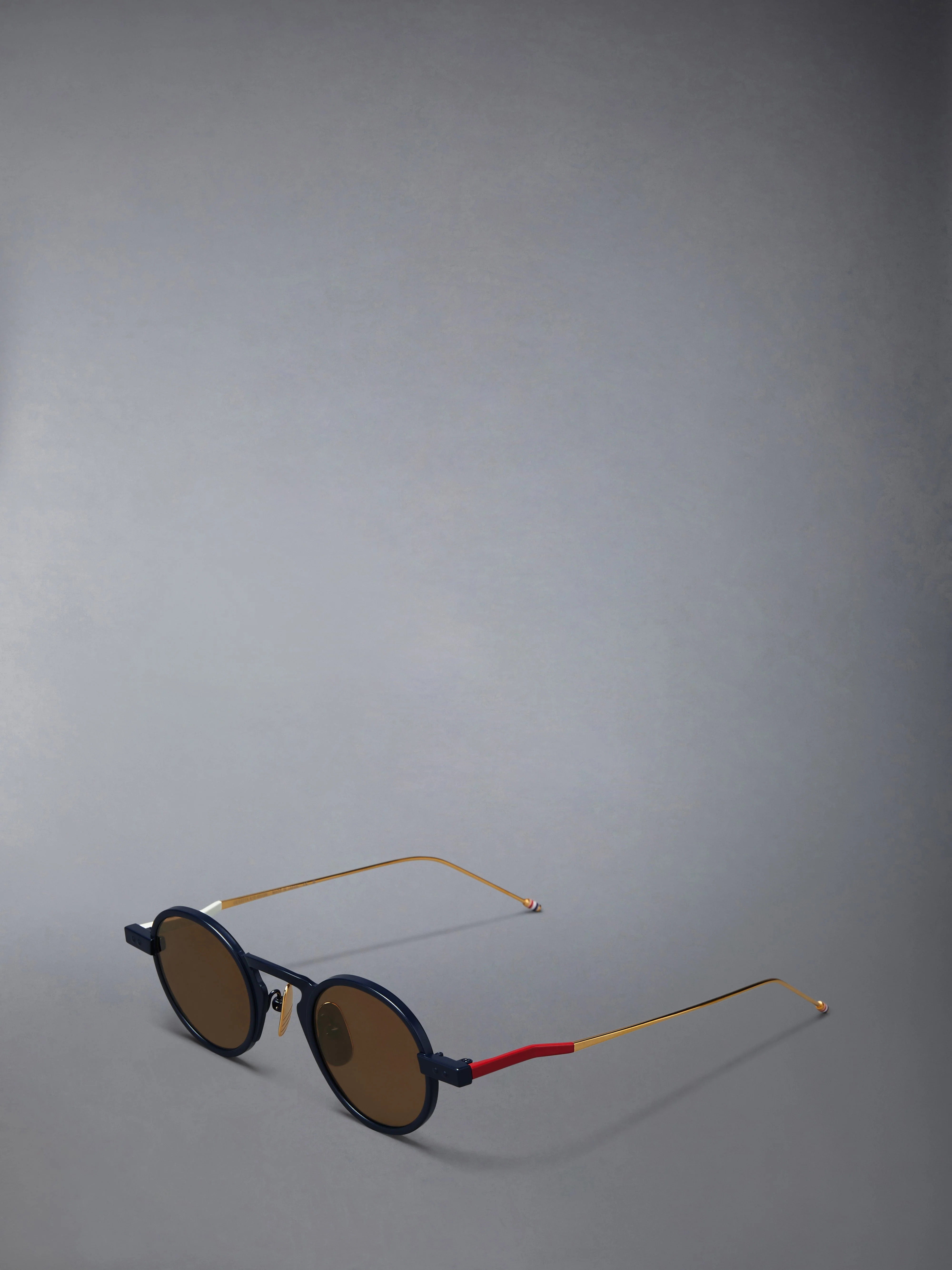 TITANIUM ROUND SUNGLASSES - Image 2