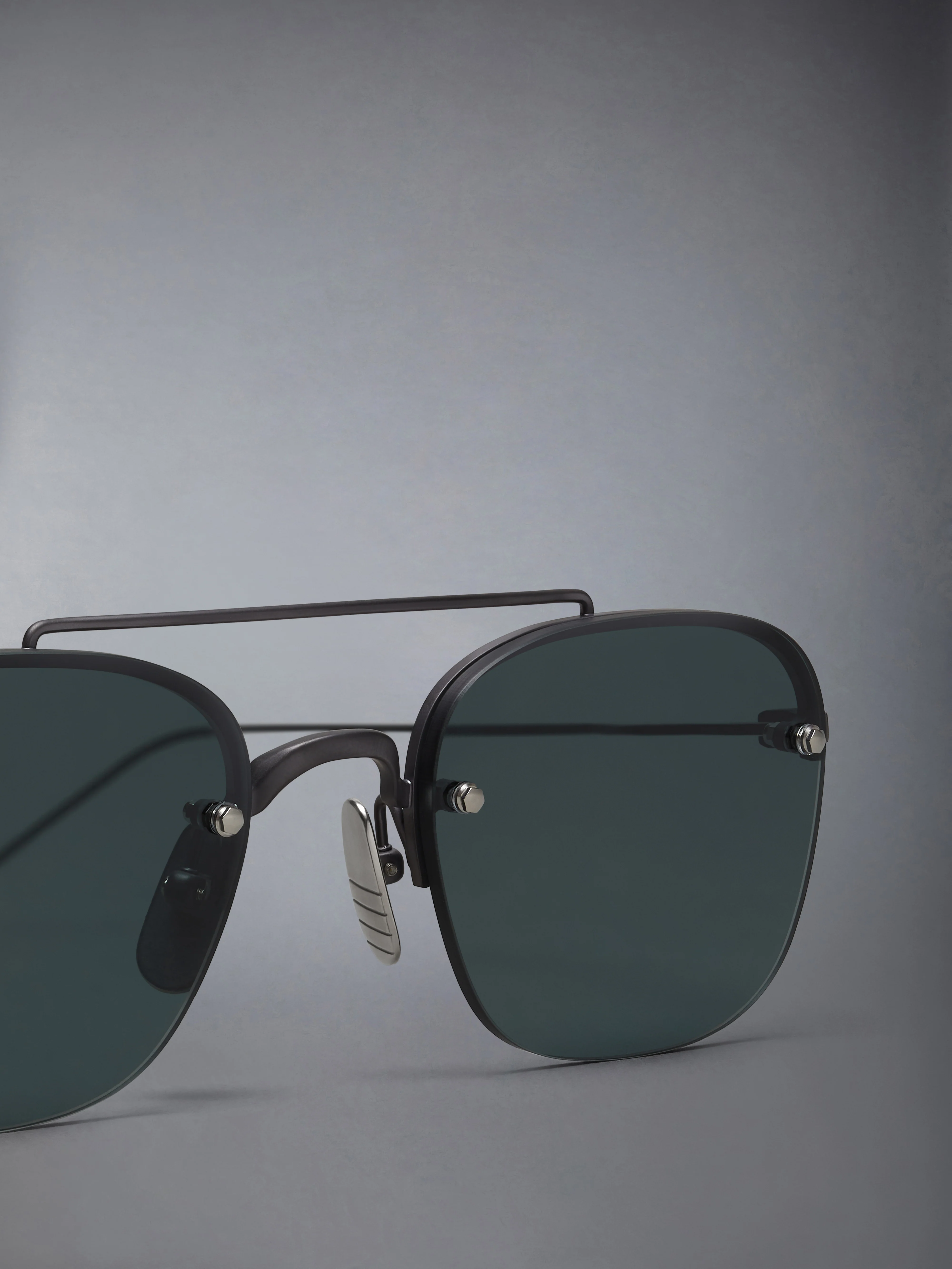 TITANIUM SEMI RIMLESS PILOT SUNGLASSES - Image 3