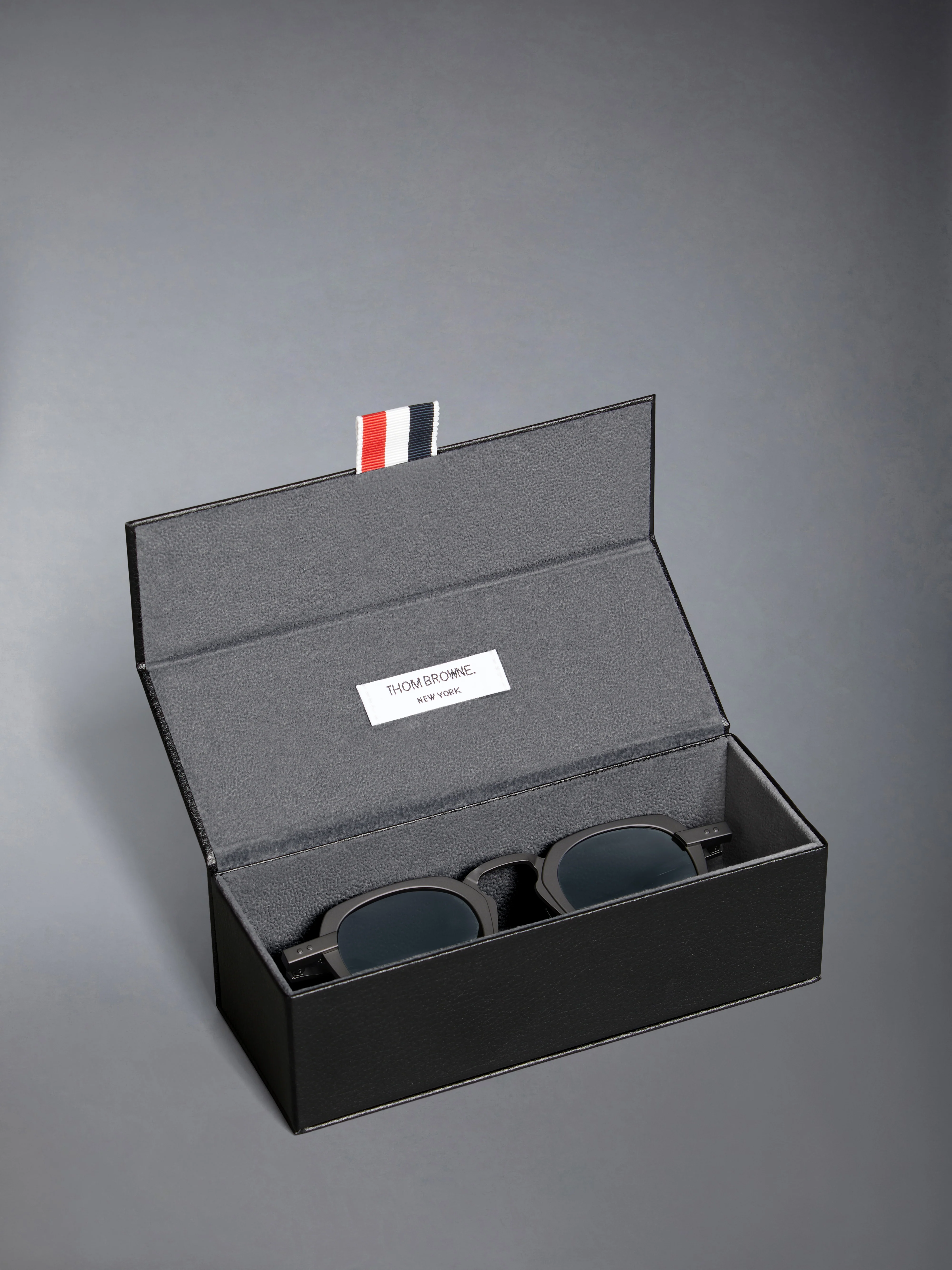 TITANIUM SQUARE SUNGLASSES - Image 4
