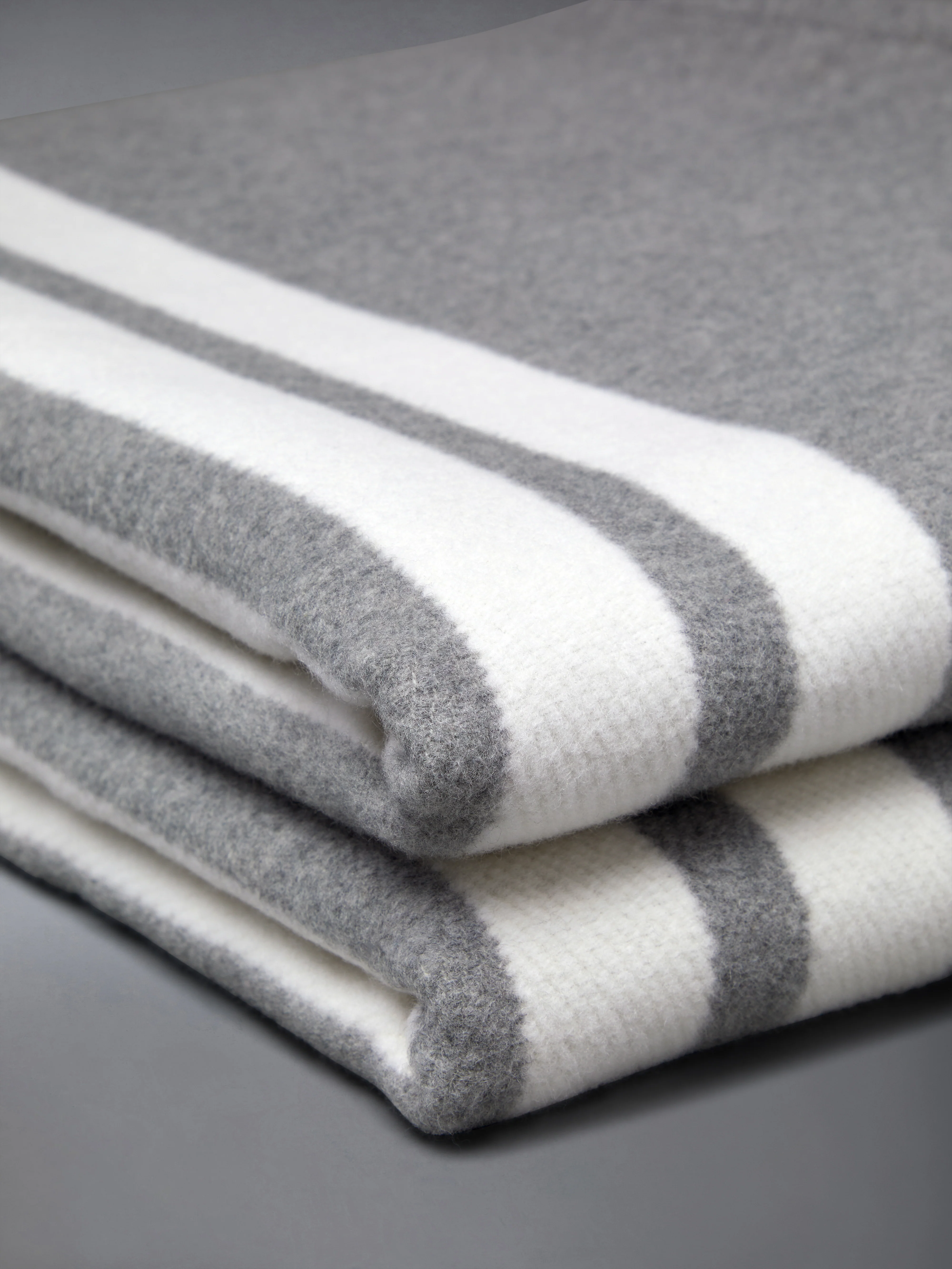 WOOL CASHMERE 4-BAR FRETTE BLANKET (LARGE) - Image 3